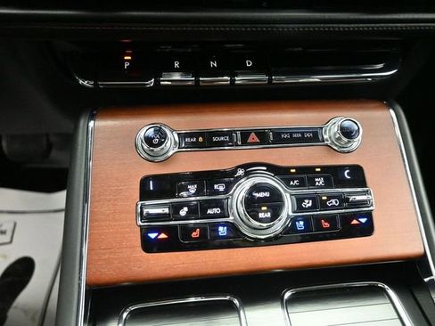 Used 2020 Lincoln Aviator Reserve w/ Equipment Group 201A image 18