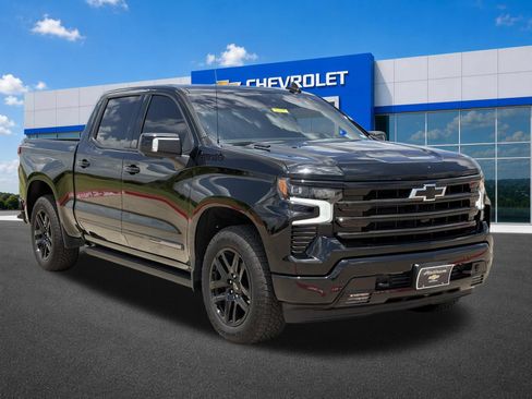 Used 2025 Chevrolet Silverado 1500 High Country w/ Midnight Edition AWD/4WD image 1