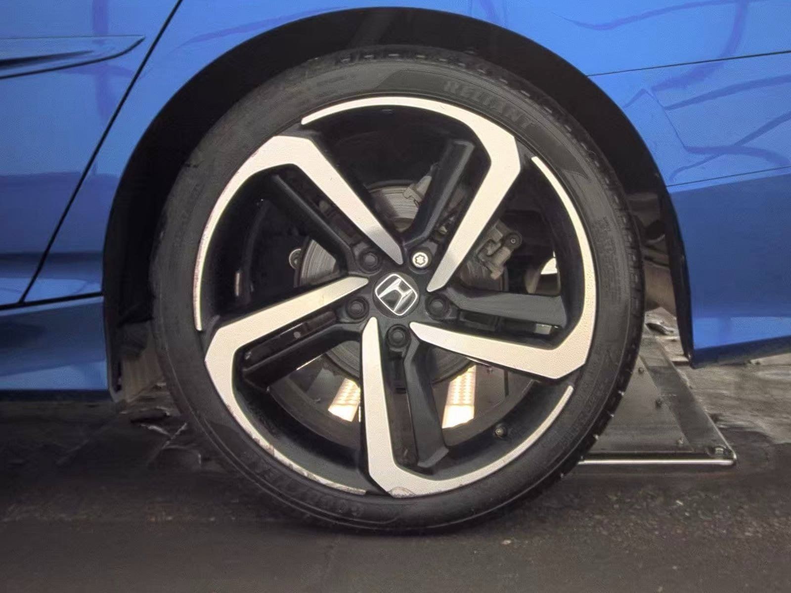 Used 2018 Honda Accord Sport image 5