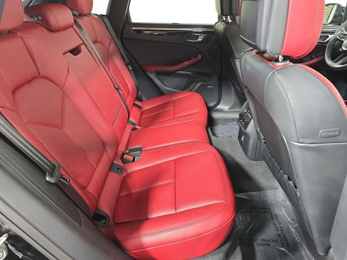 Used 2025 Porsche Macan AWD/4WD image 26
