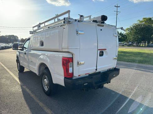 Used 2019 Ford F250 XL w/ Power Equipment Group RWD image 6