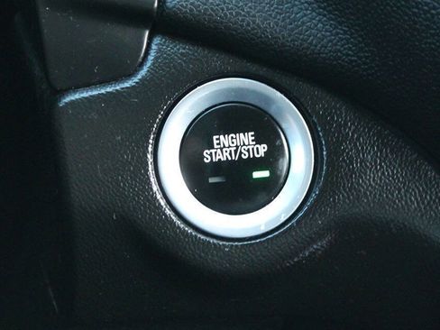 Used 2018 Chevrolet Equinox LT FWD image 29