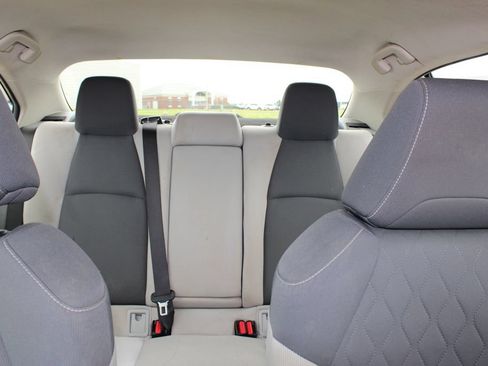 Used 2022 Toyota Corolla LE FWD image 15