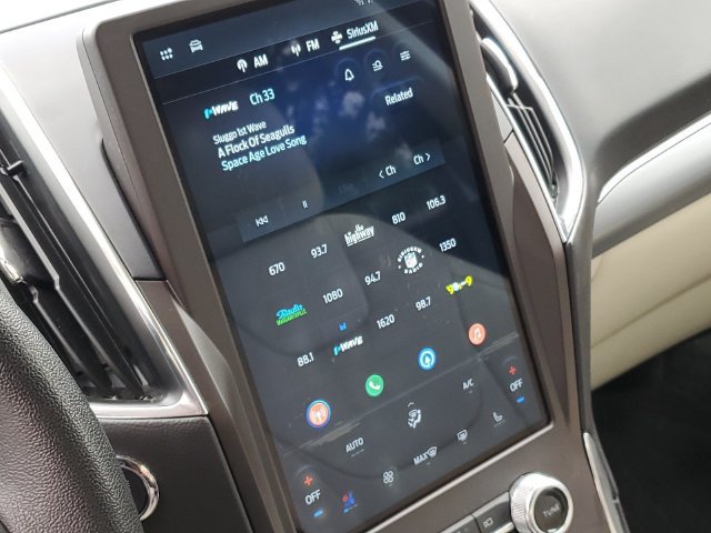 Used 2021 Ford Edge Titanium w/ Equipment Group 301A FWD image 16