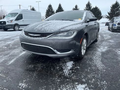 Used 2016 Chrysler 200 Limited image 7