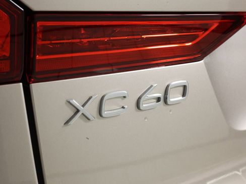 Used 2025 Volvo XC60 B5 Plus w/ Protection Package Premier AWD/4WD image 44