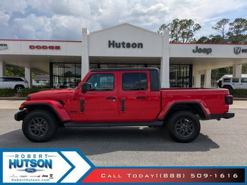Used 2021 Jeep Gladiator Sport image 1