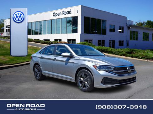 Used 2023 Volkswagen Jetta SE FWD image 1