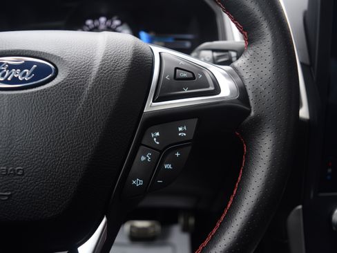 Used 2023 Ford Edge ST-Line image 5