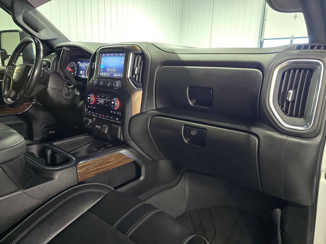 Used 2022 Chevrolet Silverado 2500 High Country AWD/4WD image 14