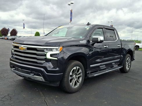 Used 2024 Chevrolet Silverado 1500 High Country AWD/4WD image 3