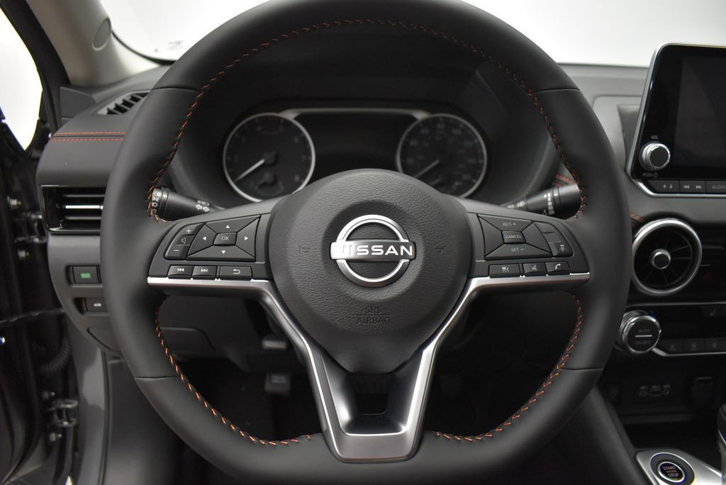 Used 2025 Nissan Sentra SR FWD image 17