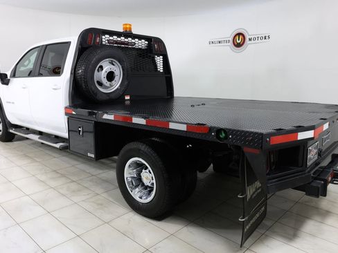 Used 2024 Chevrolet Silverado 3500 LT w/ Convenience Package image 4