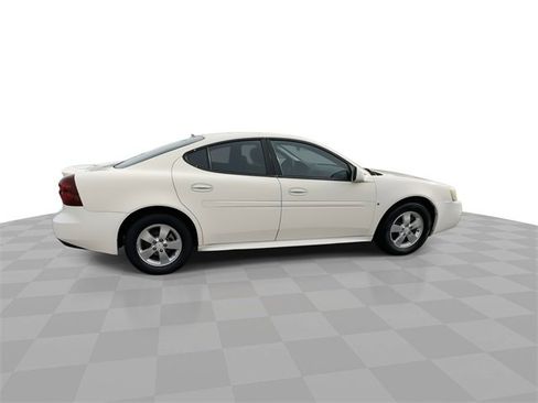 Used 2007 Pontiac Grand Prix w/ Preferred Package image 9