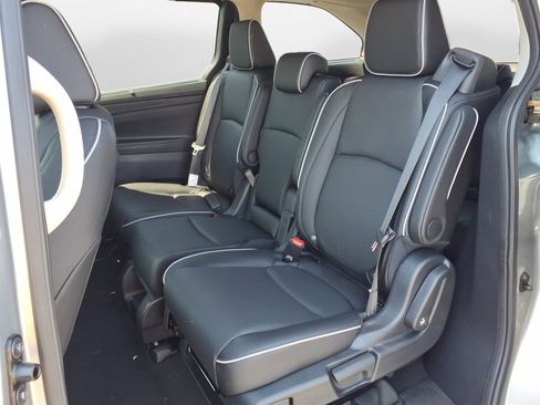 New 2026 Honda Odyssey Touring image 10
