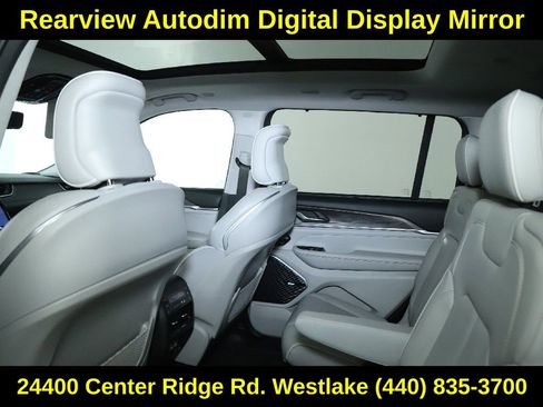 Used 2021 Jeep Grand Cherokee L Overland w/ Luxury Tech Group IV AWD/4WD image 16