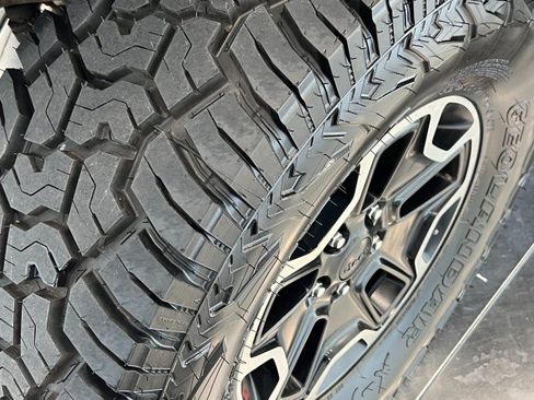 Used 2015 Jeep Wrangler Unlimited Rubicon AWD/4WD image 39