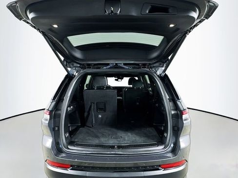 Used 2024 Jeep Grand Cherokee L Altitude image 29