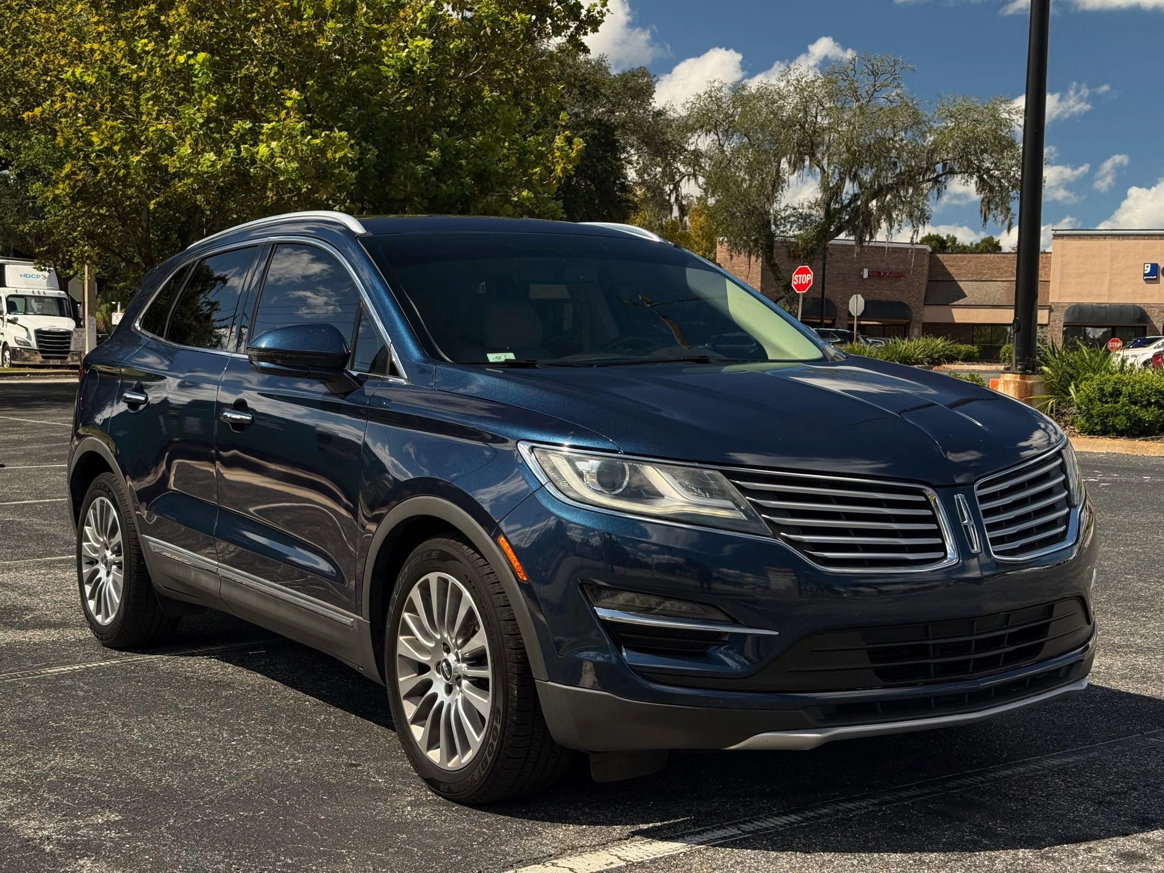 Used 2015 Lincoln MKC FWD w/ Equipment Group 102A Reserve image 3