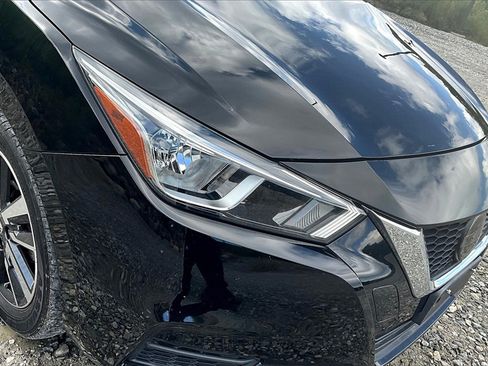 Used 2021 Nissan Versa SV image 27