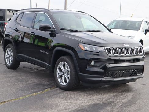 New 2026 Jeep Compass Latitude image 2