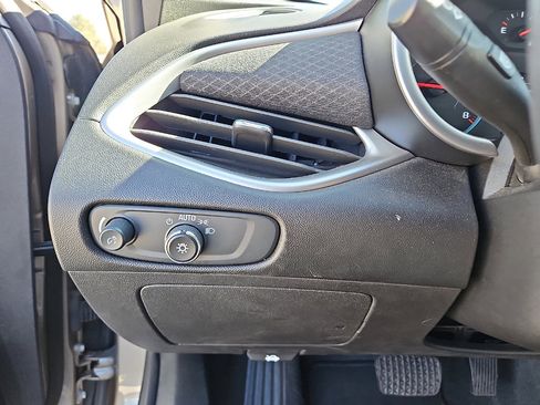 Used 2024 Chevrolet Malibu LT image 15