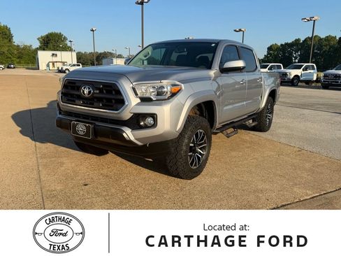 Used 2017 Toyota Tacoma SR5 w/ Tow Package AWD/4WD image 1