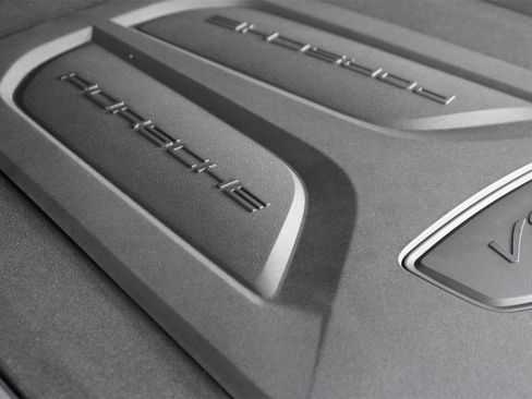 Used 2025 Porsche Cayenne S image 27