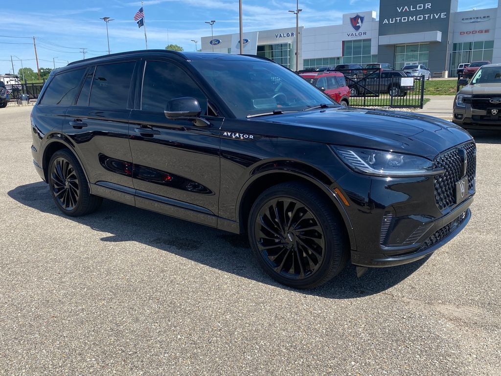 Used 2025 Lincoln Aviator Reserve w/ Equipment Group 201A AWD/4WD image 8