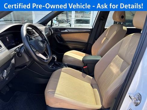 Certified 2023 Volkswagen Tiguan SE w/ Panoramic Sunroof Package AWD/4WD image 10