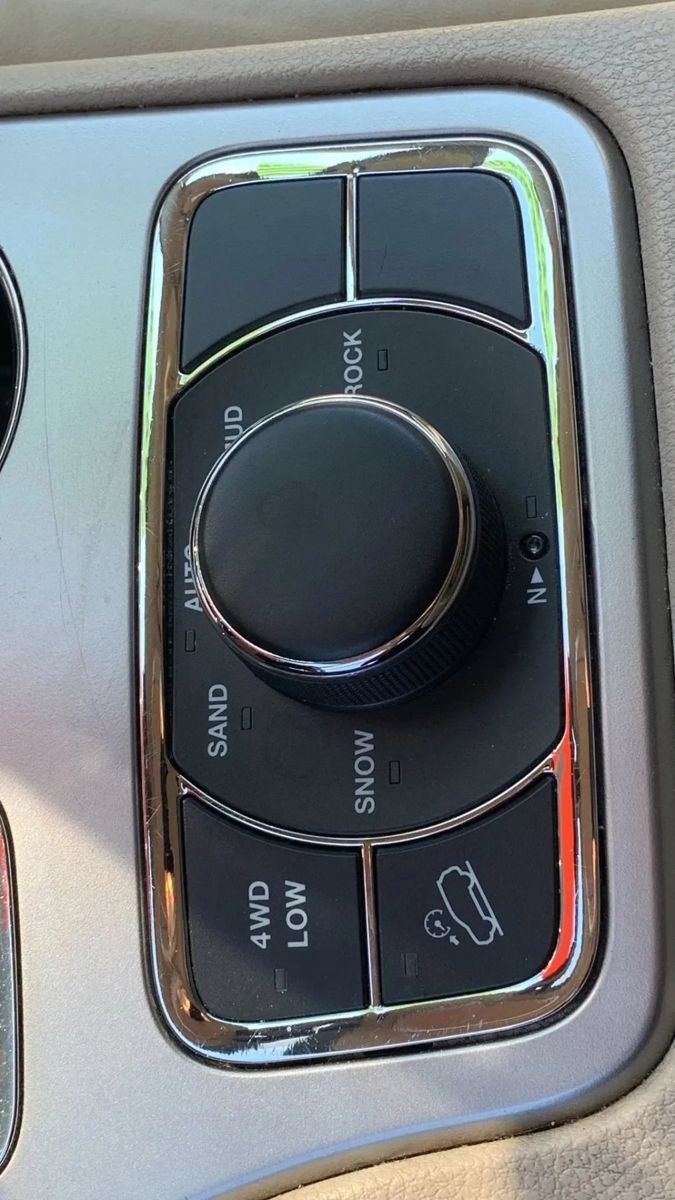 Used 2019 Jeep Grand Cherokee Limited AWD/4WD image 33