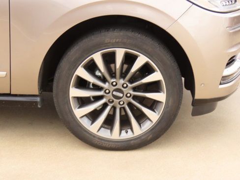 Used 2020 Lincoln Navigator Reserve w/ Equipment Group 201A Reserve image 6