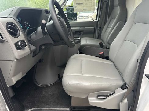 New 2025 Ford E-450 and Econoline 450 Super Duty w/ Power Equipment Group RWD image 9