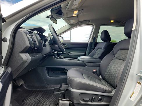 Used 2022 Nissan Pathfinder SV AWD/4WD image 13