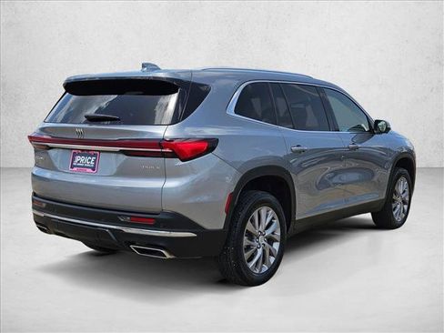 Used 2025 Buick Enclave Preferred FWD image 5