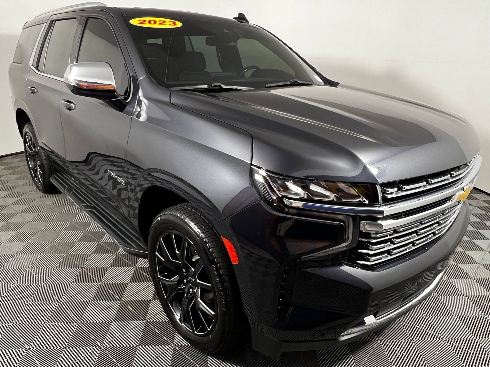 Used 2023 Chevrolet Tahoe Premier AWD/4WD image 4