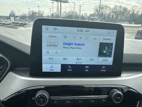 Used 2022 Ford Escape SE w/ Cold Weather Package image 14