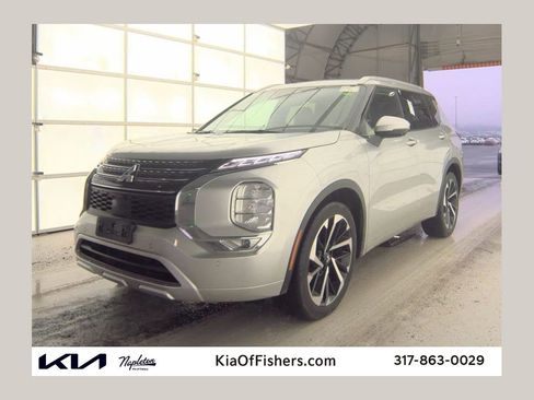 Used 2024 Mitsubishi Outlander SEL image 1