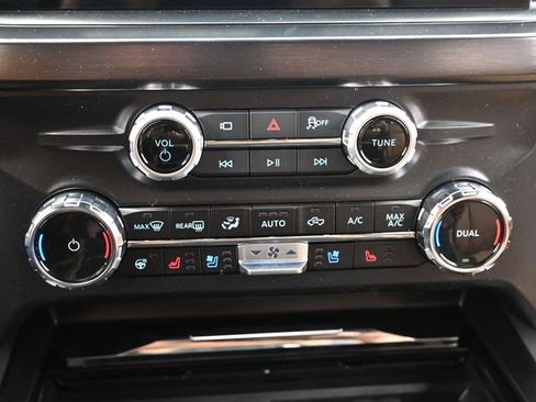 New 2026 Ford F250 Lariat w/ Black Appearance Package image 22