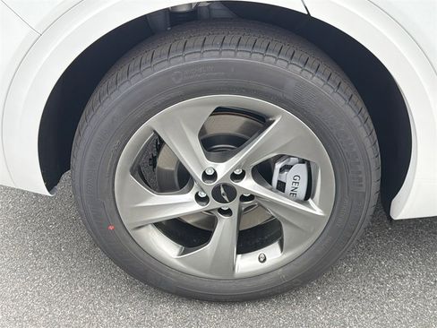 New 2026 Genesis GV70 2.5T Select image 17