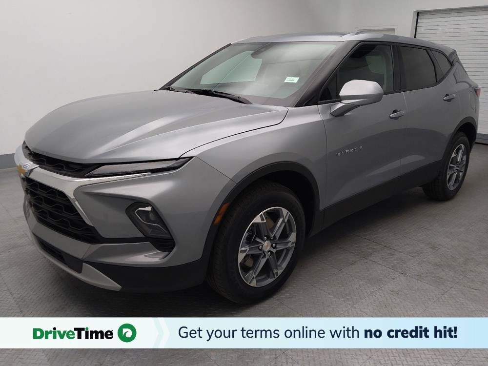 Used 2025 Chevrolet Blazer LT FWD image 1