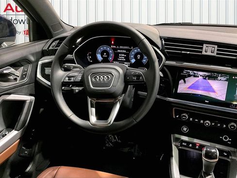 Used 2025 Audi Q3 2.0T Premium w/ Convenience Package image 8