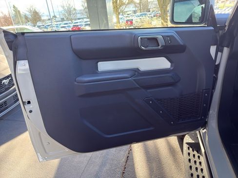 New 2025 Ford Bronco Badlands image 14