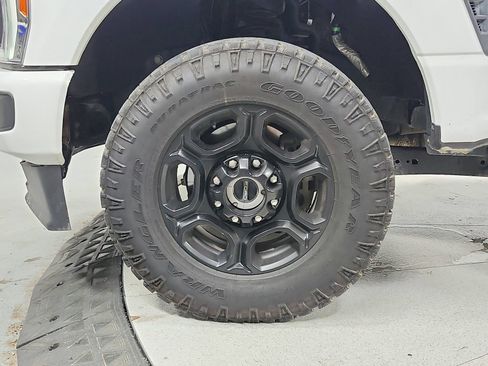 Used 2023 Ford F250 XL w/ STX Appearance Package AWD/4WD image 13