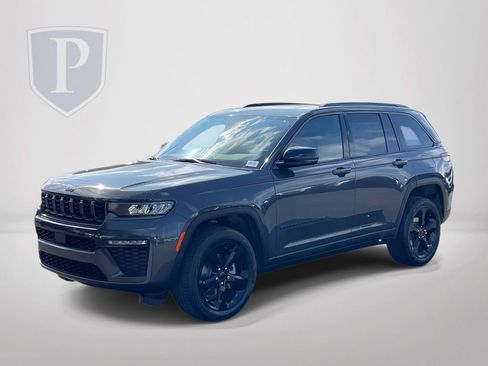 New 2026 Jeep Grand Cherokee Limited w/ Limited Altitude Package AWD/4WD image 4