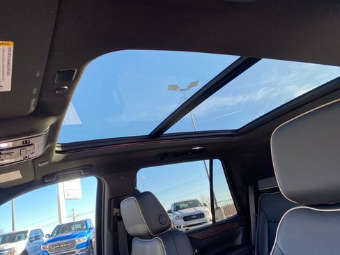 Used 2023 Chevrolet Tahoe Premier image 23