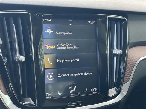 Used 2020 Volvo S60 T5 Momentum w/ Premium Package image 12