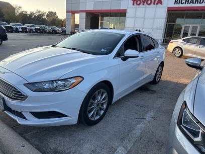 Used 2017 Ford Fusion SE w/ Fusion SE Technology Package