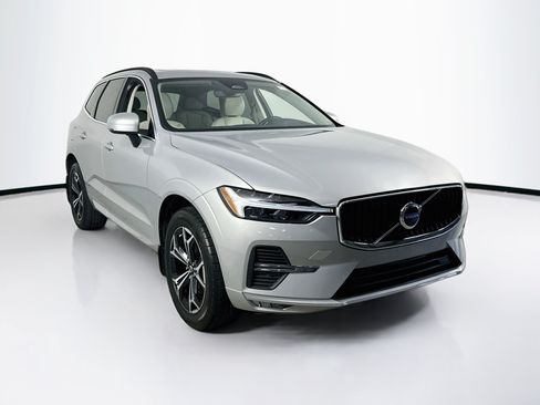 Used 2022 Volvo XC60 B5 Momentum w/ Protection Package Premier FWD image 3