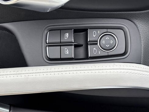 Used 2024 Porsche 718 Cayman RWD image 17
